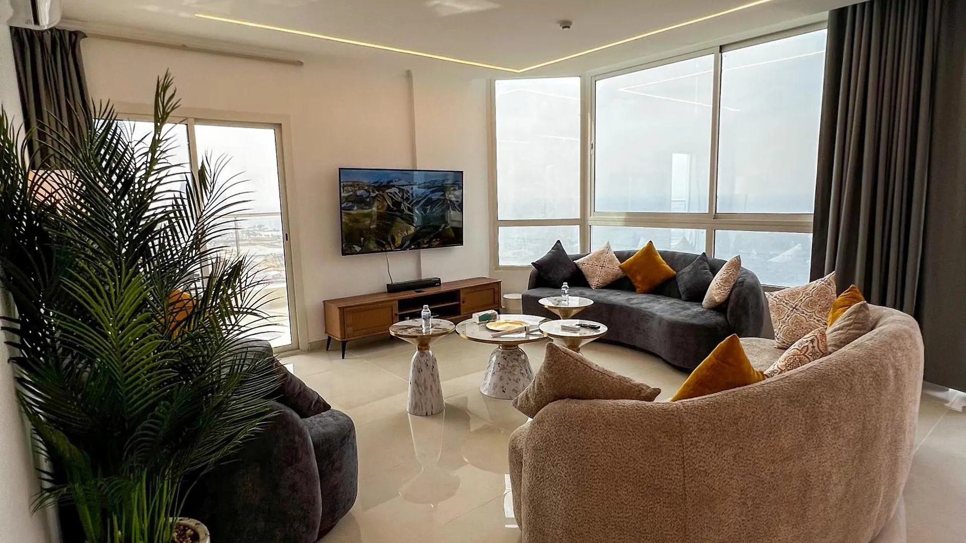 Apartment Sky-High Villa فيلا عنان السماء Jeddah