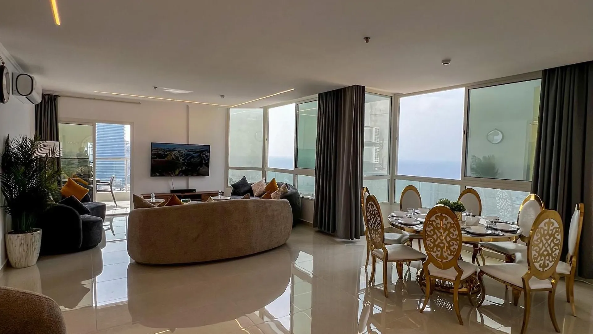 Sky-High Villa فيلا عنان السماء Jeddah Saudi Arabia