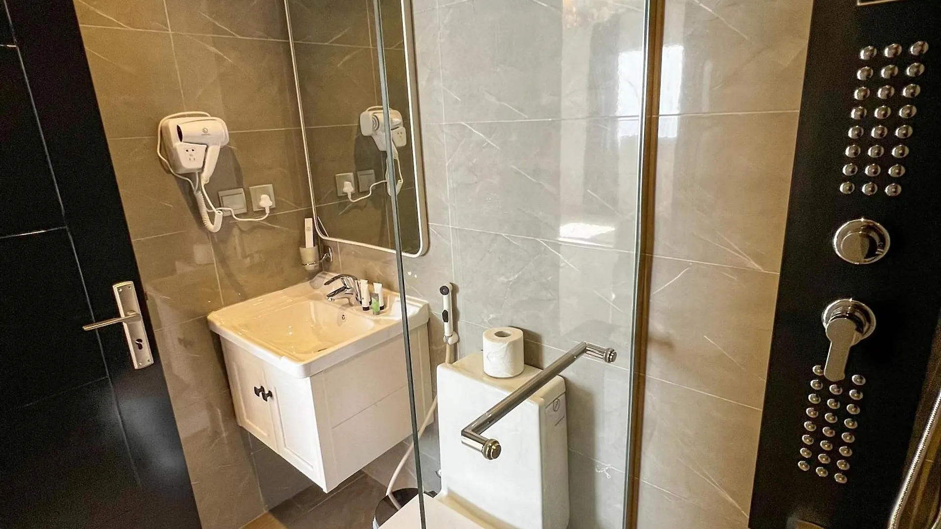 Apartment Sky-High Villa فيلا عنان السماء Jeddah