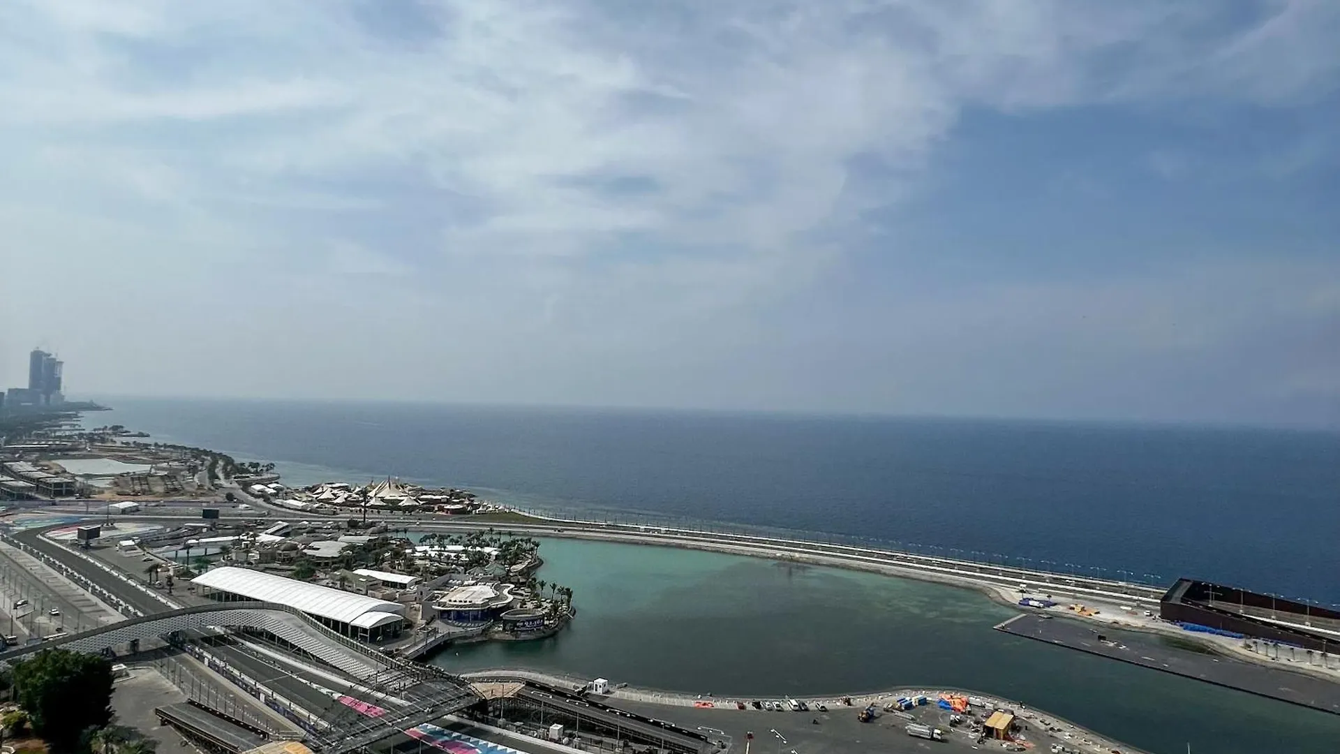 Sky-High Villa فيلا عنان السماء Jeddah Apartment