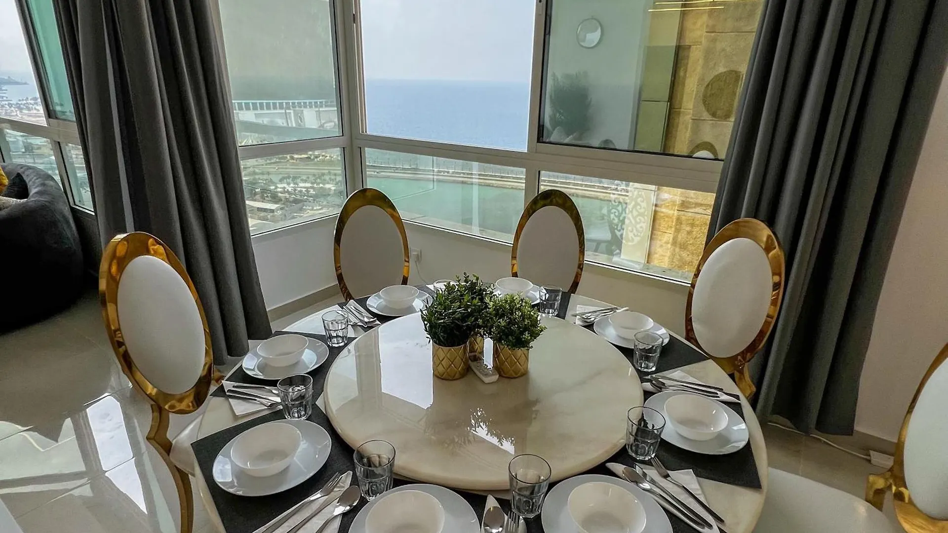 Sky-High Villa فيلا عنان السماء Jeddah Apartment
